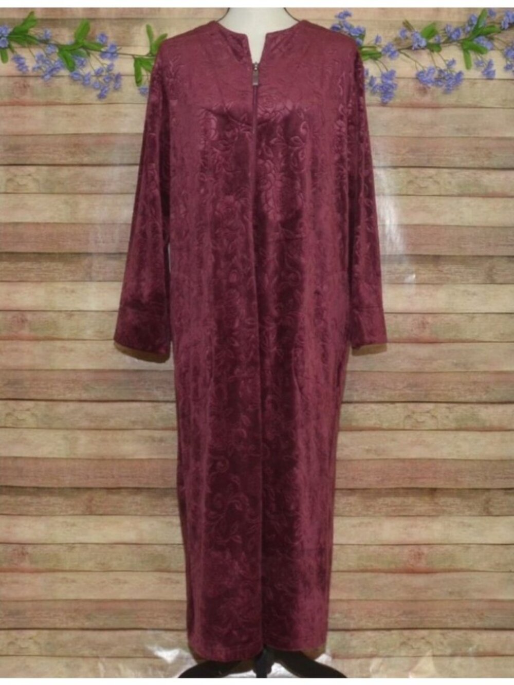 Miss Elaine Petites M Maroon Embossed Floral Velvet Zip Front Robe House Coat